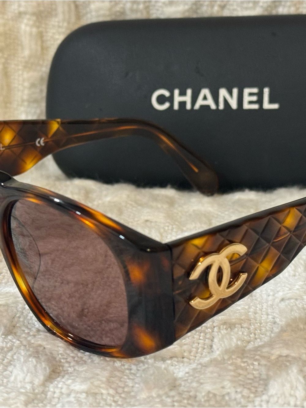 Chanel Tortoise CC Logo Sunglasses - Brown/ gold